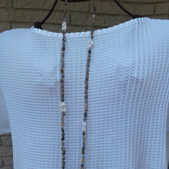 Boho Artisan handmade Shell Necklace. - Picture 7 of 7